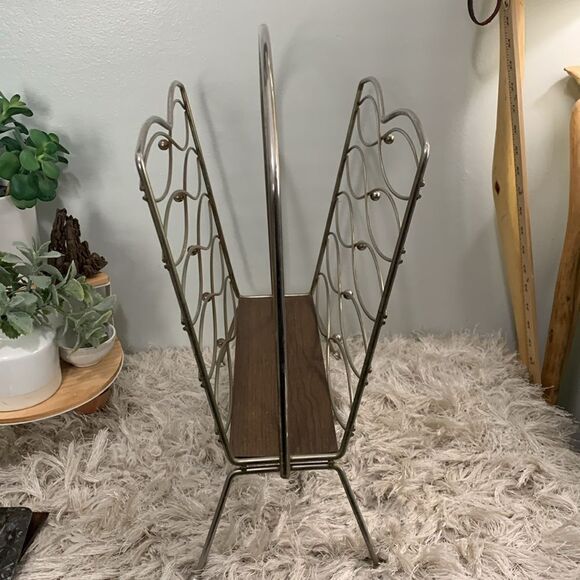 Vintage Metal Mid-Century Modern Style Magazine Rack - Picture 5 of 17
